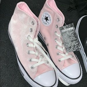 velvet light pink converse